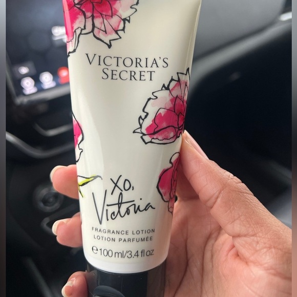 Victoria’s secret XO, Victoria hand lotion new 3.4 oz - Picture 1 of 2